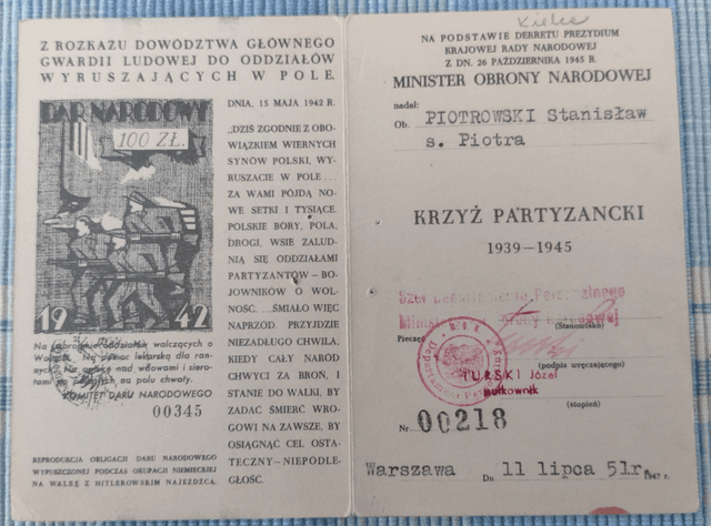 Legitymacja z napisem 100zł środek