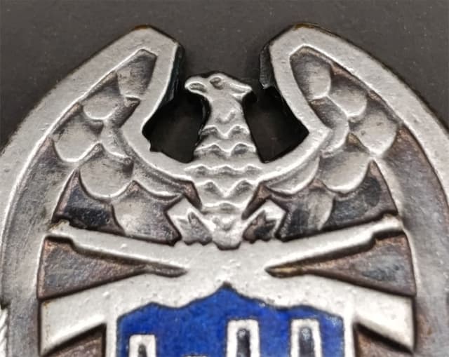 Skrzyżowane karabiny